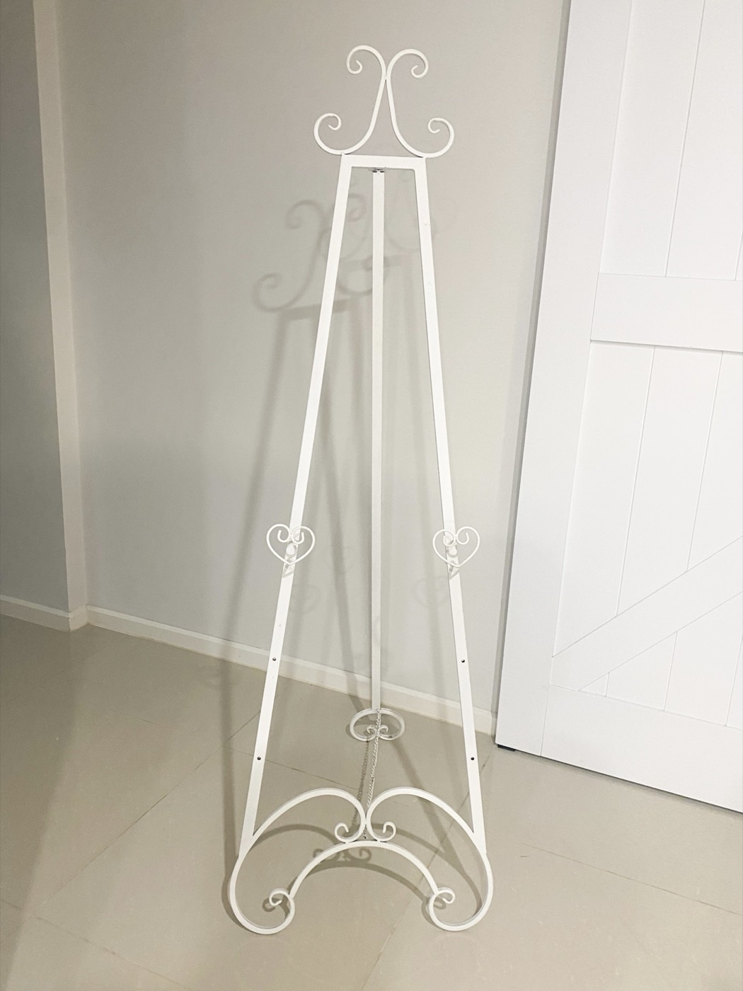 White Antique Easel