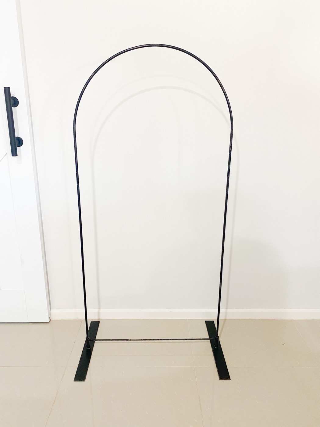 Black Arch Stand