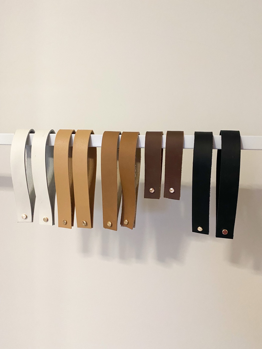 Sign straps for stands